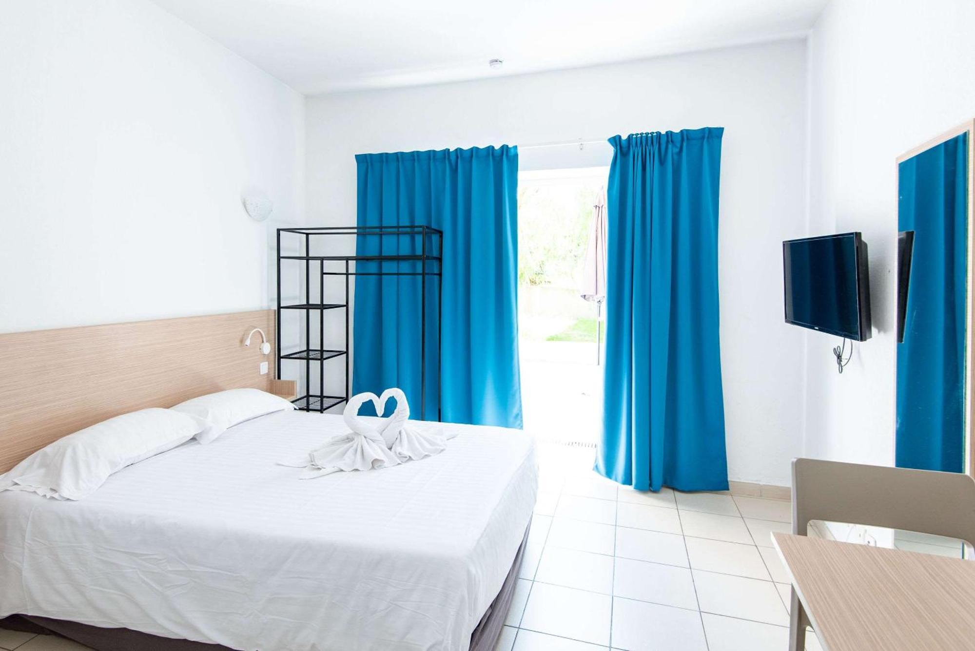 Comfort Aparthotel Frejus La Tour De Mare Exteriör bild
