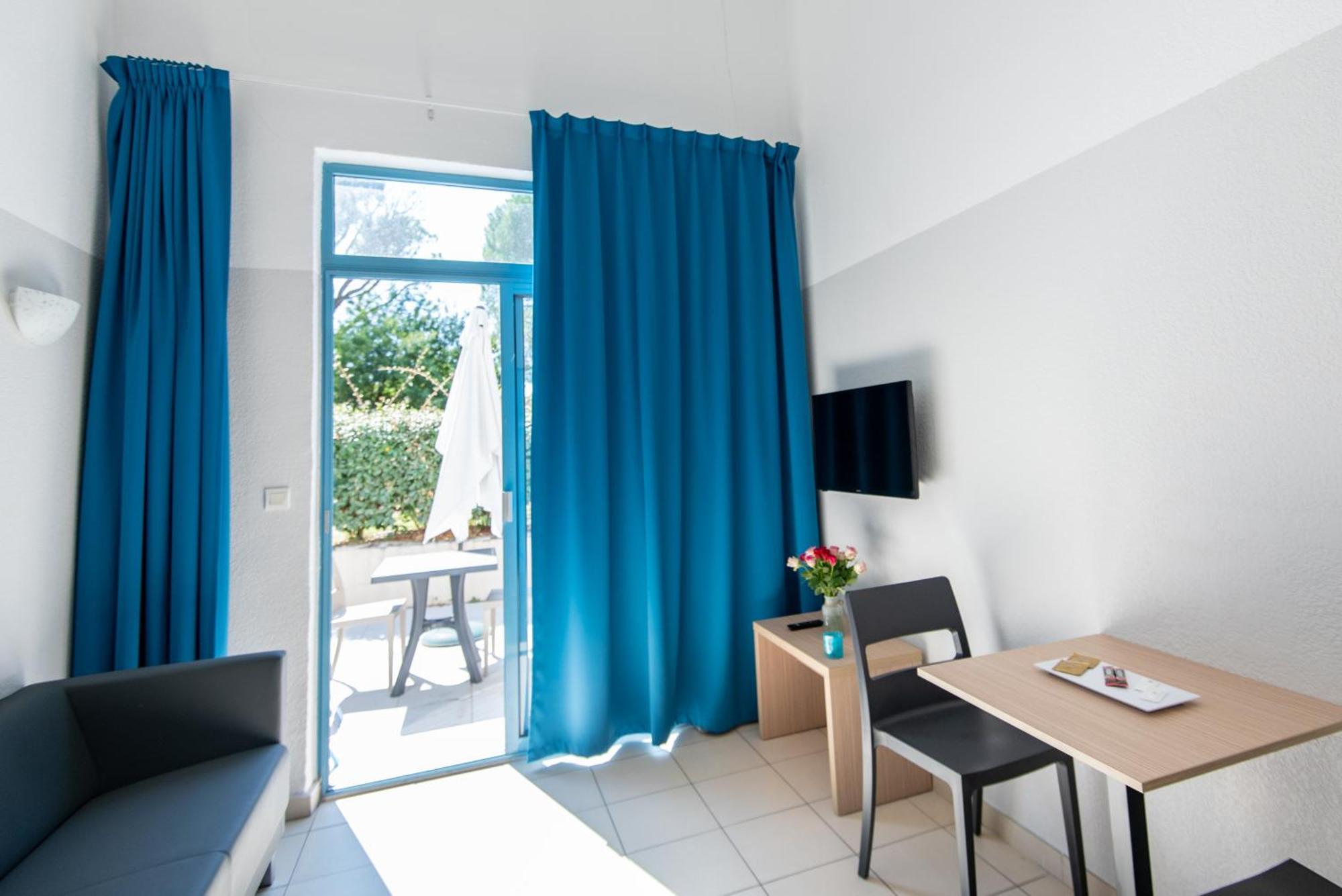 Comfort Aparthotel Frejus La Tour De Mare Exteriör bild